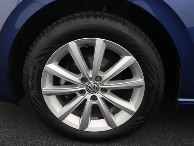 Volkswagen Polo view 6