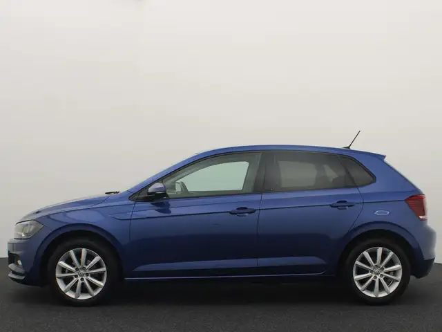 Volkswagen Polo view 2