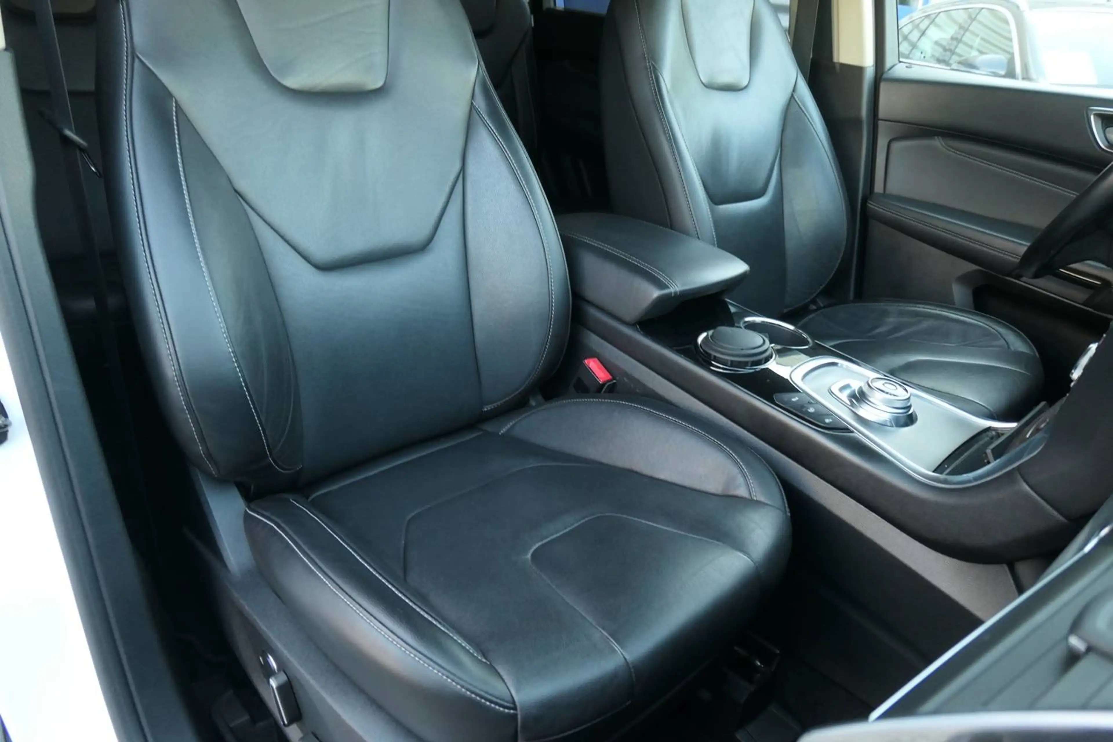 Ford S-Max S-MAX Titanium Leder LED Kamera AHK — photo 2