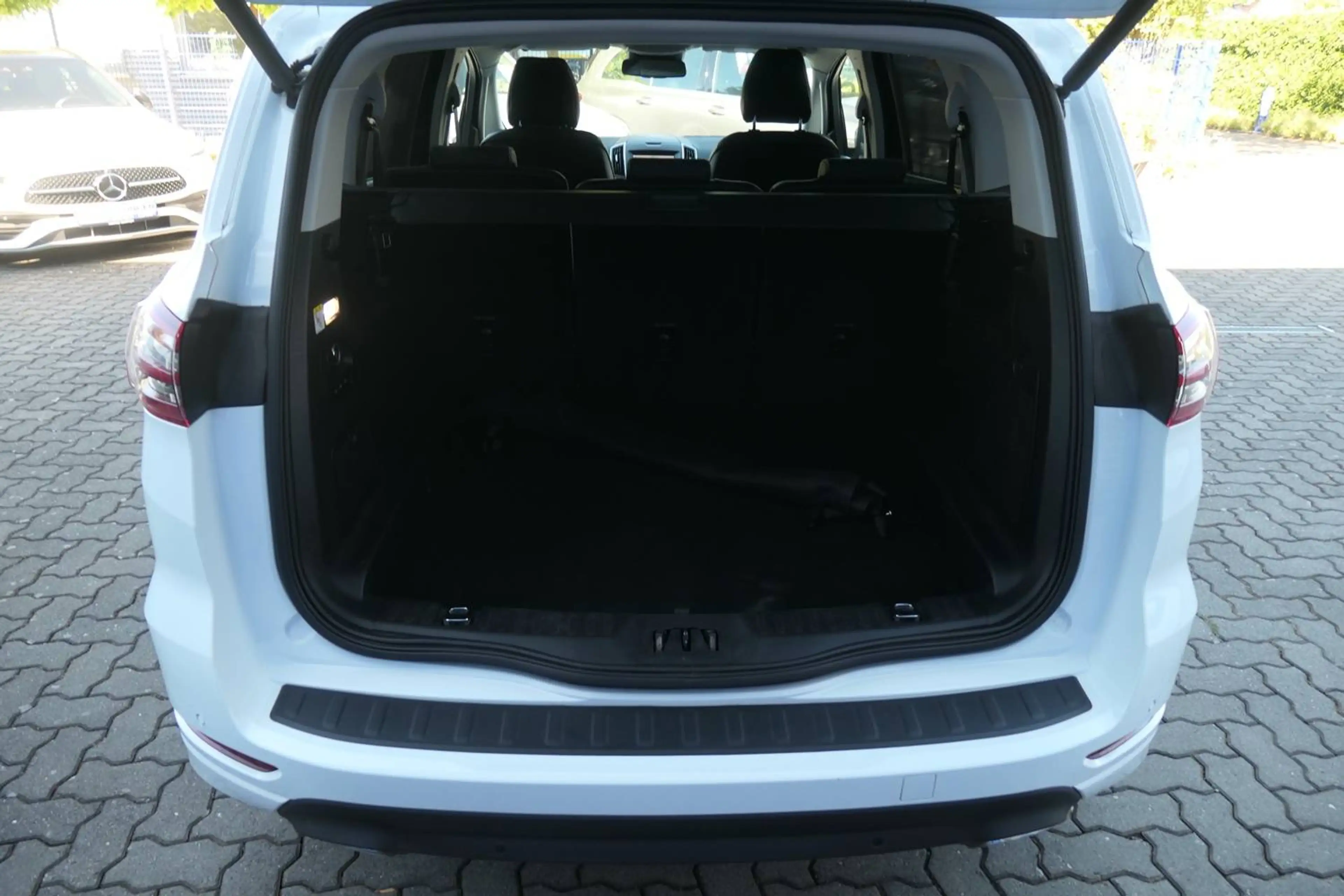 Ford S-Max S-MAX Titanium Leder LED Kamera AHK — photo 13