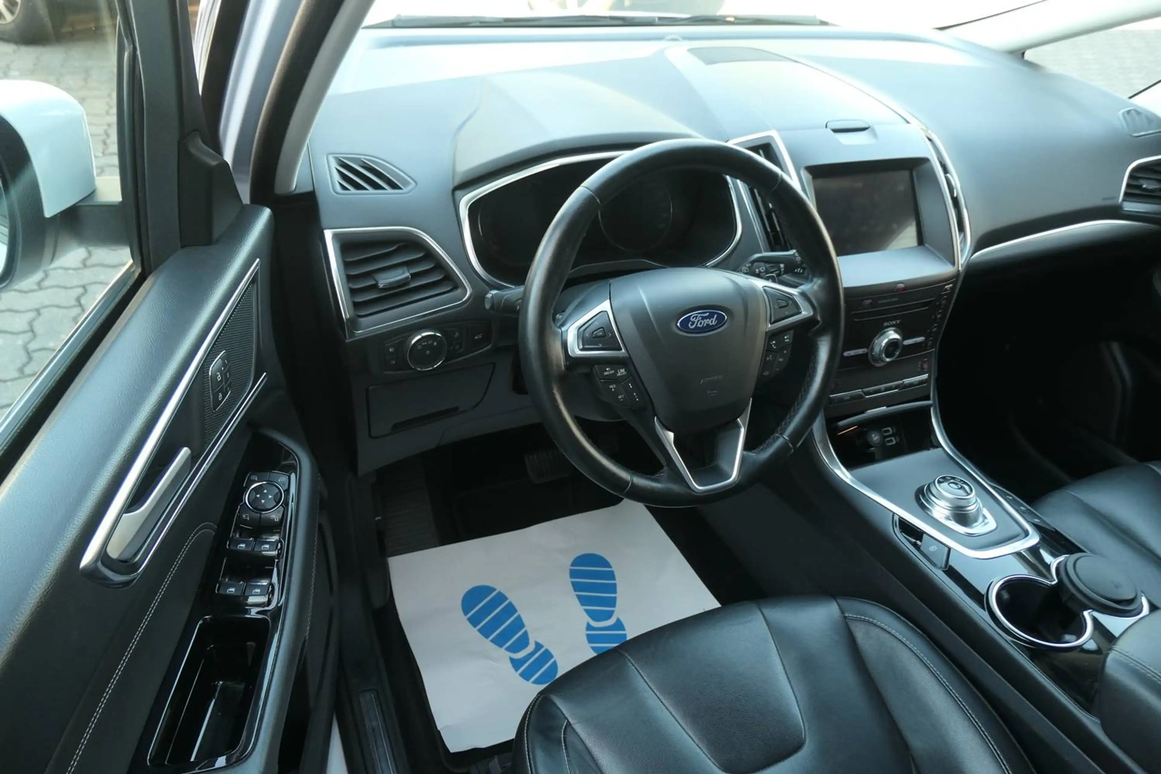 Ford S-Max S-MAX Titanium Leder LED Kamera AHK — photo 4