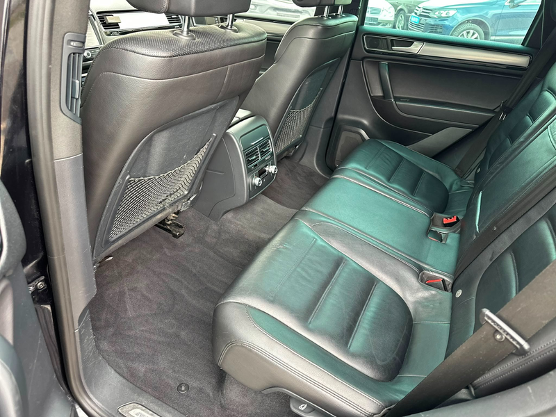 Volkswagen Touareg 3.0TDI V6 262PS R-line — photo 11