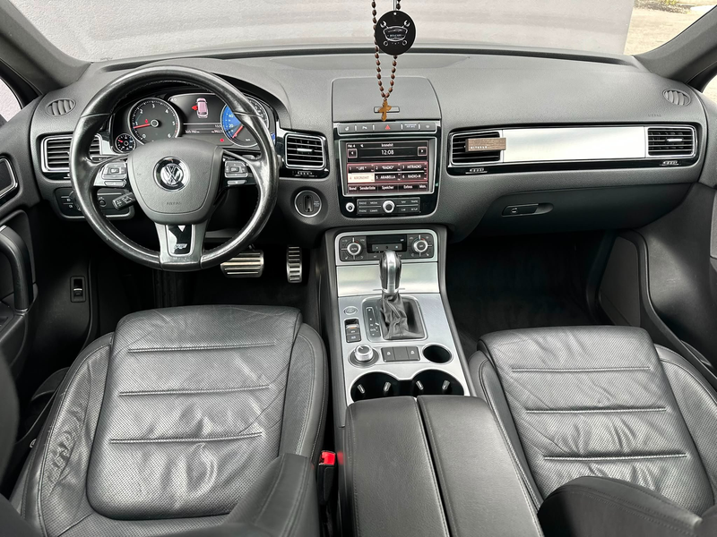 Volkswagen Touareg 3.0TDI V6 262PS R-line — photo 12
