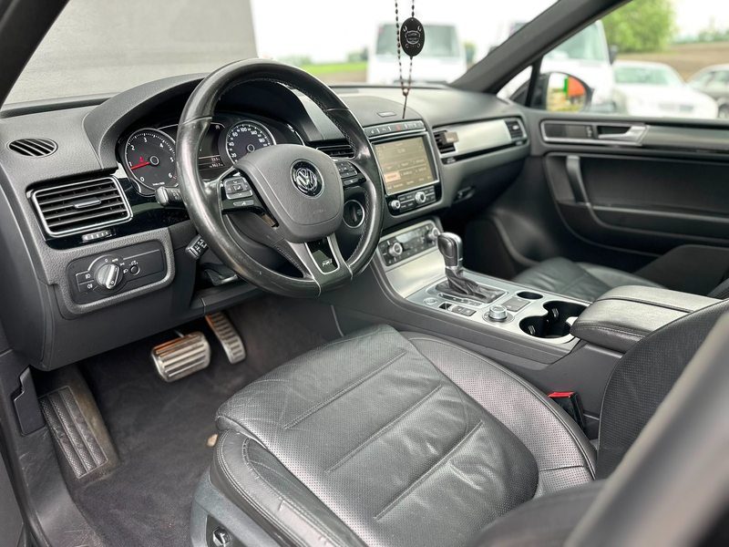 Volkswagen Touareg 3.0TDI V6 262PS R-line — photo 13