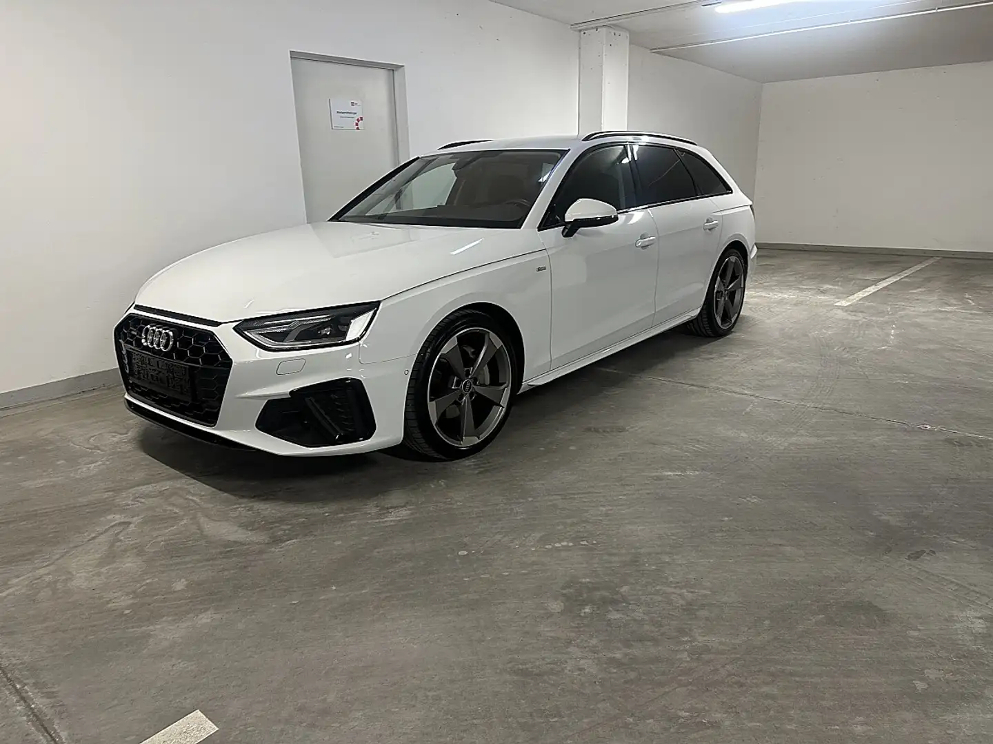 Audi A4 40 quattro 2.0 TDI S line V-Display, 360, Radar Weiß - 2