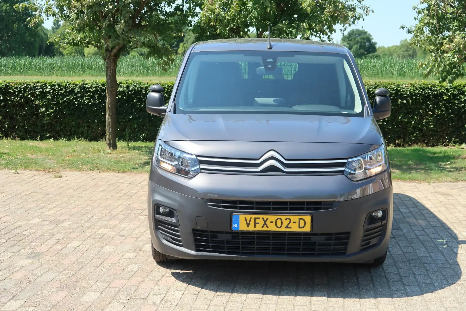 Citroen Berlingo 1.5 BlueHDI Club AIRCO CARPLAY CRUISE Grijs - 2