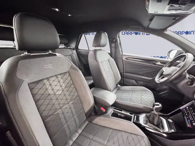 Volkswagen T-Roc view 9