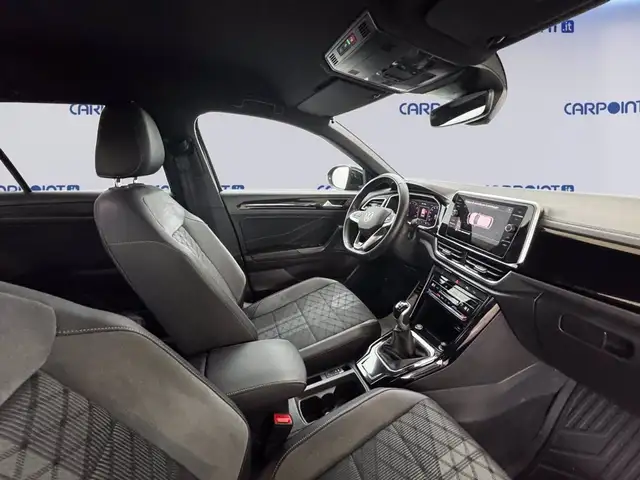 Volkswagen T-Roc view 8