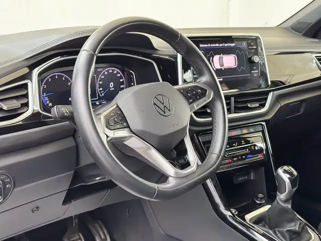 Volkswagen T-Roc view 20