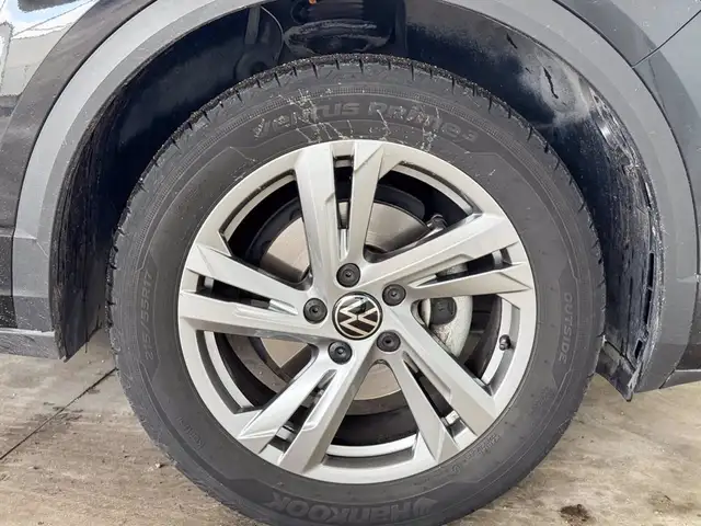 Volkswagen T-Roc view 16
