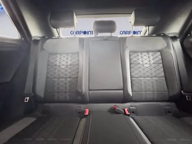 Volkswagen T-Roc view 11
