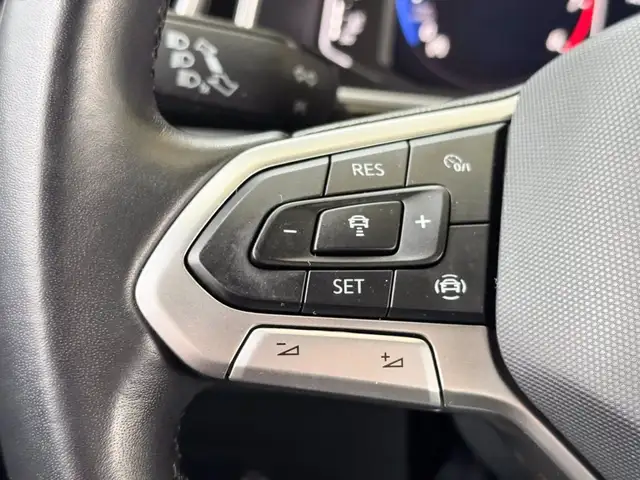 Volkswagen T-Roc view 22