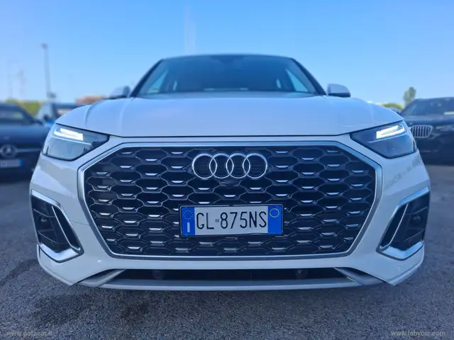 Audi Q5 view 6