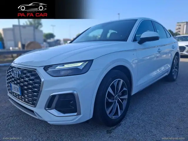 Audi Q5 view 12