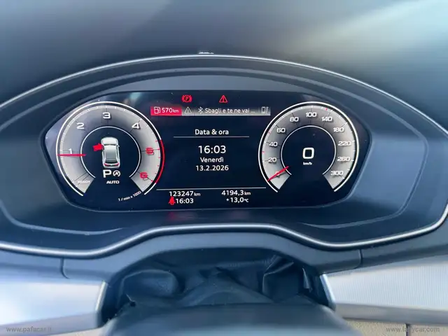 Audi Q5 view 7