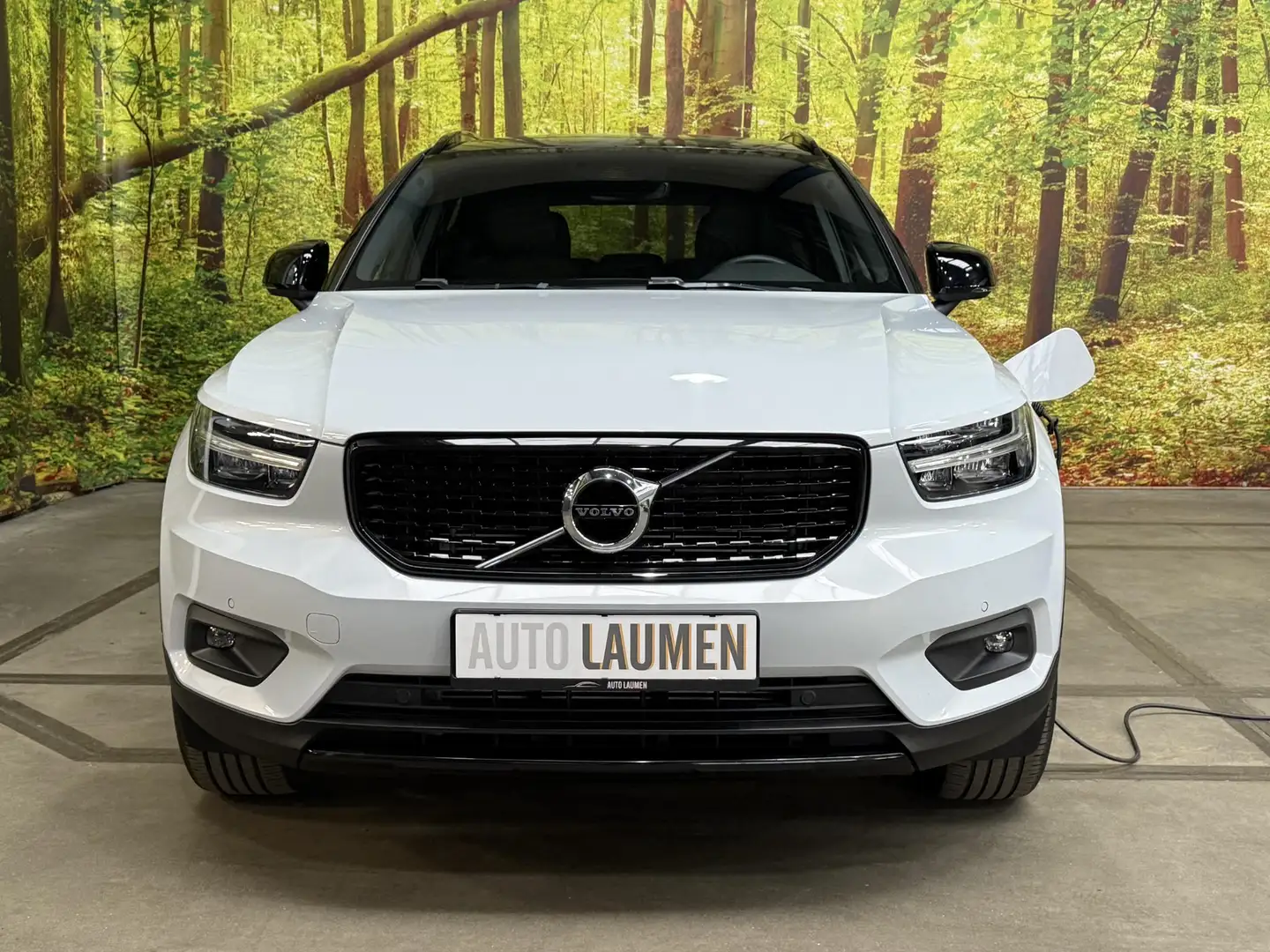 Volvo XC40 1.5 T5 Recharge R-Design Plug In Hybrid Automaat 2 Zilver - 2