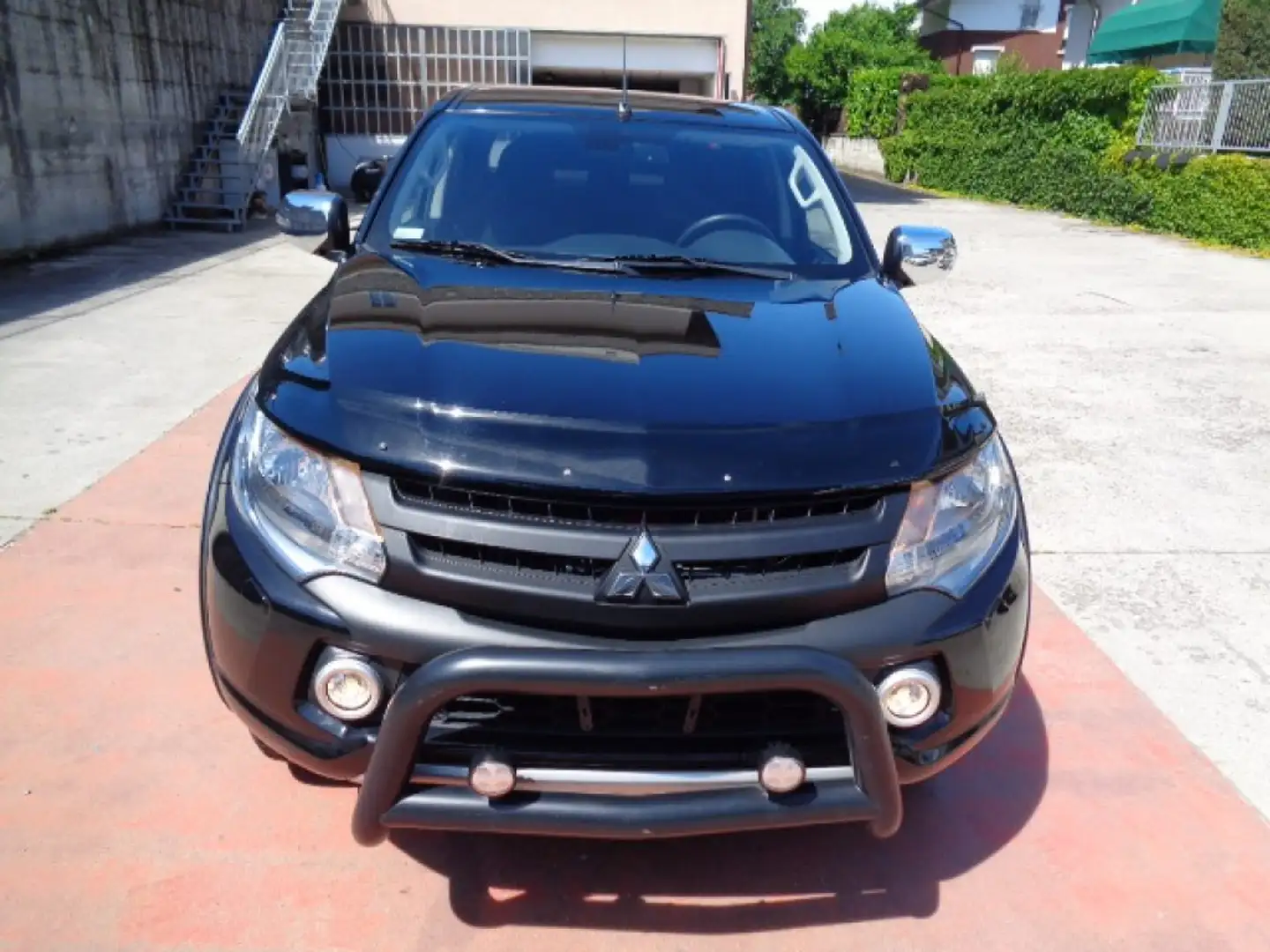 Mitsubishi L200 2.4 DI-D/181CV Double Cab Intense Nero - 2