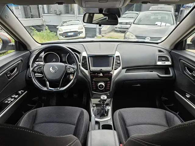 KGM Tivoli view 9