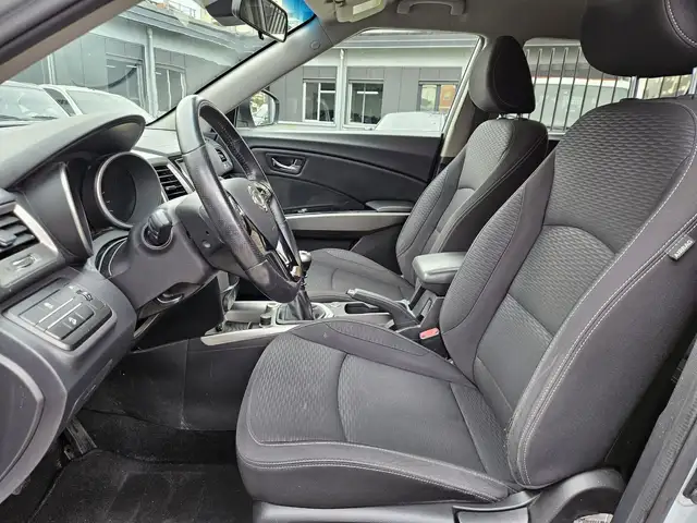 KGM Tivoli view 8