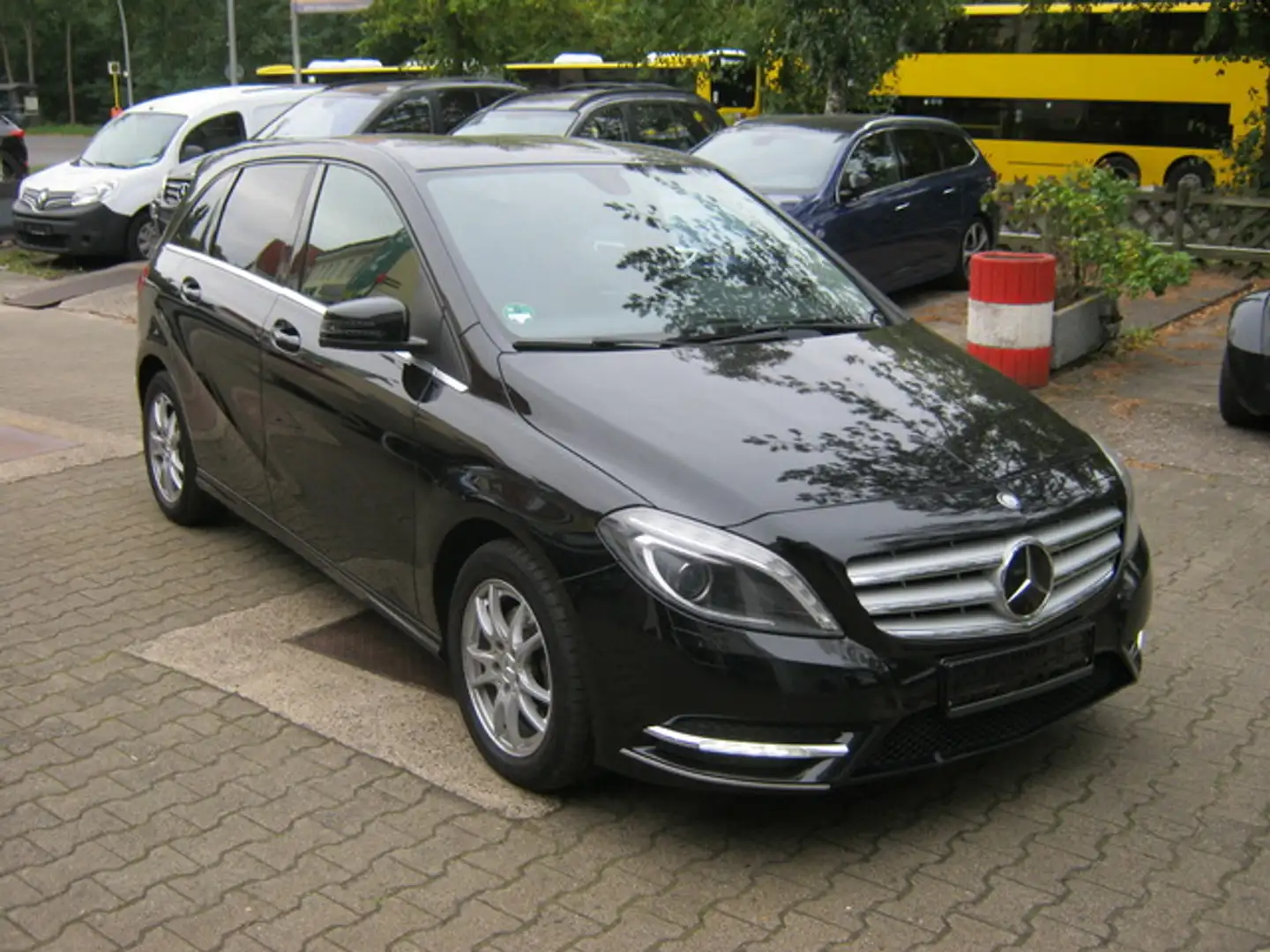 Mercedes-Benz B 220 CDI Automatik/Navi/Klima/Kamera/SHZ/PDC Schwarz - 2