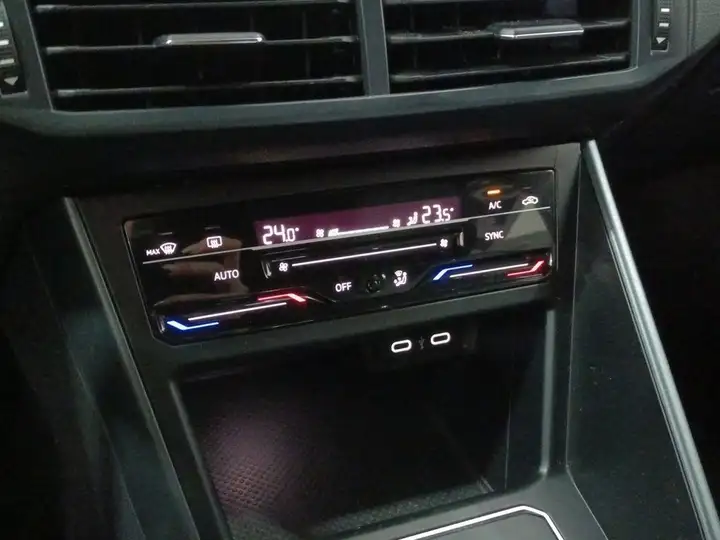 Volkswagen Taigo 2022, foto 18