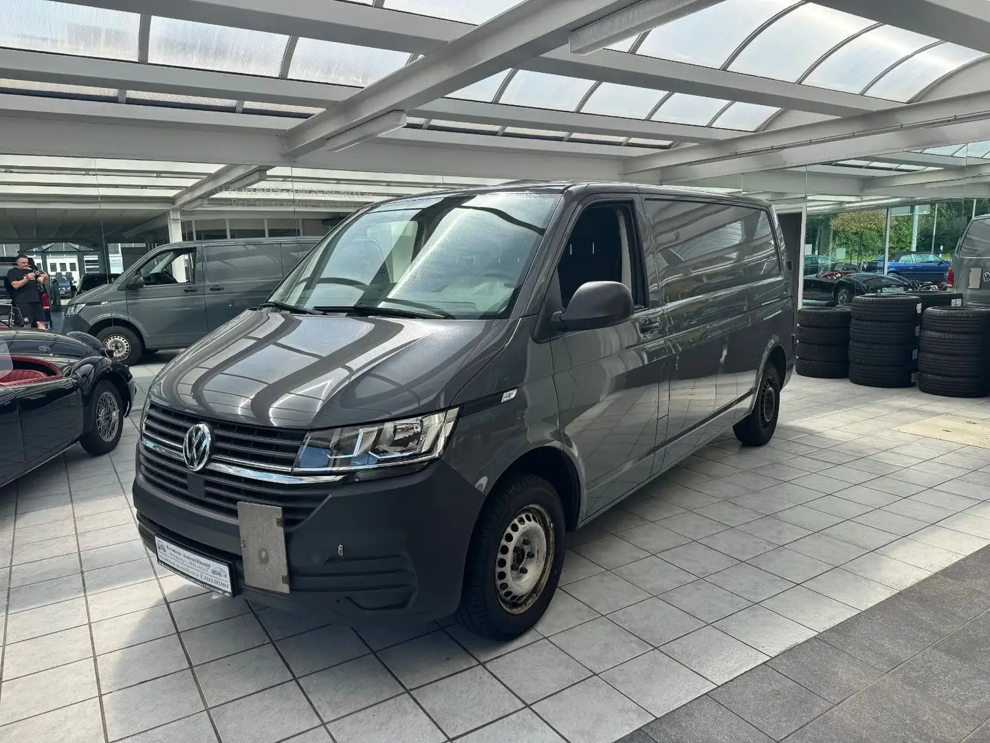 Volkswagen T6.1 Trransporter Kasten lang,Flügeltüten,Klima, Grey - 1