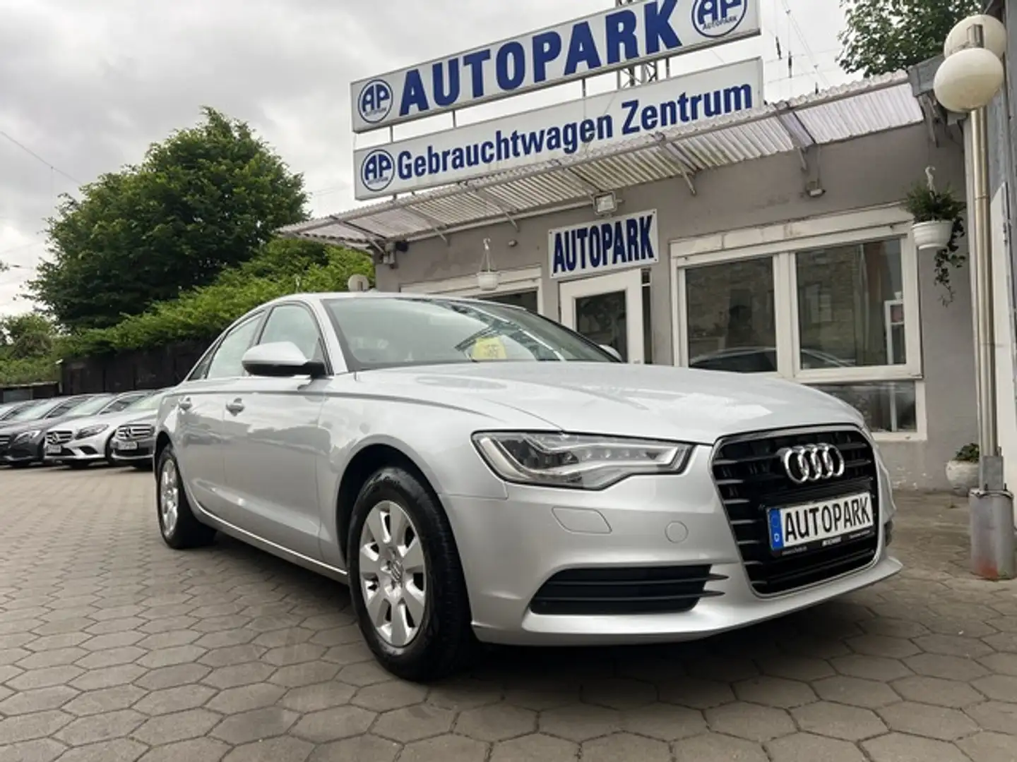 Audi A6 2.8 FSI Limousine*Tiptronic*Navi*Xenon*1.Hand Silber - 1
