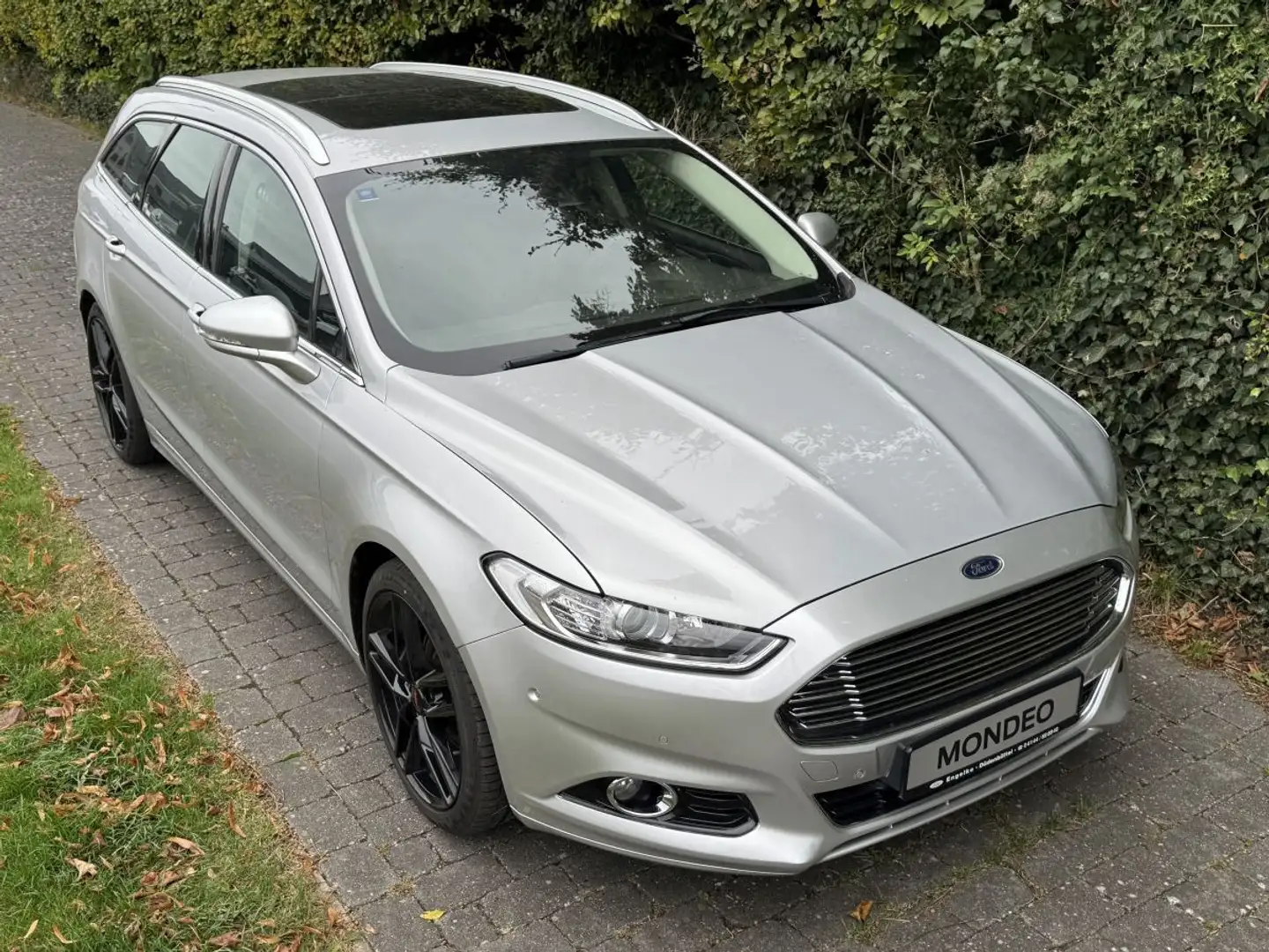 Ford Mondeo Turnier Titanium *19 Zoll Alu, AHK, Pano* Silber - 1
