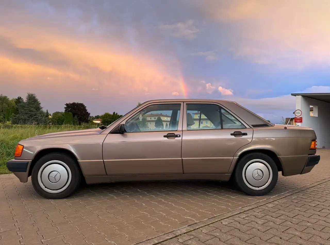 Mercedes-Benz 190 E 1.8, foto 1