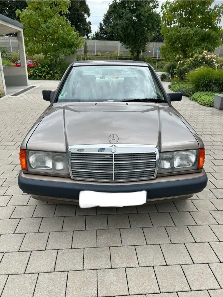 Mercedes-Benz 190 E 1.8, foto 2