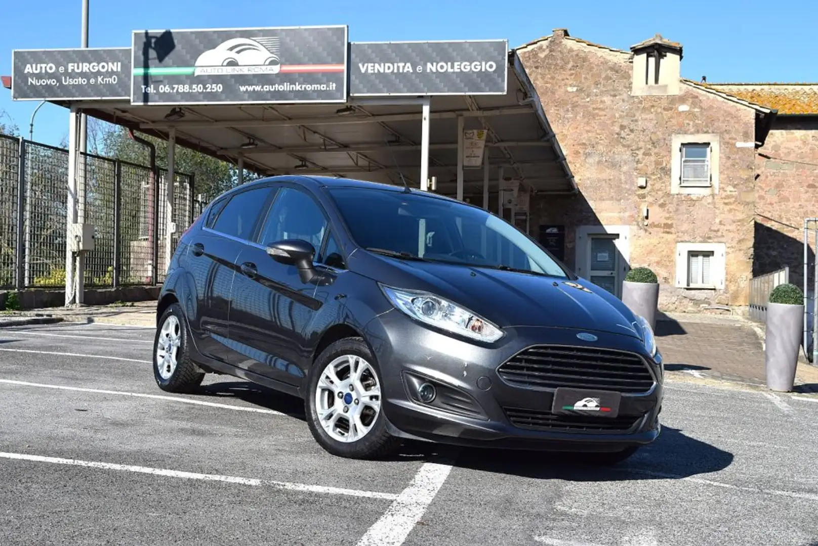 Ford Fiesta 1.0 EcoBoost 5 porte Powershift Titanium 100CV Grigio - 1