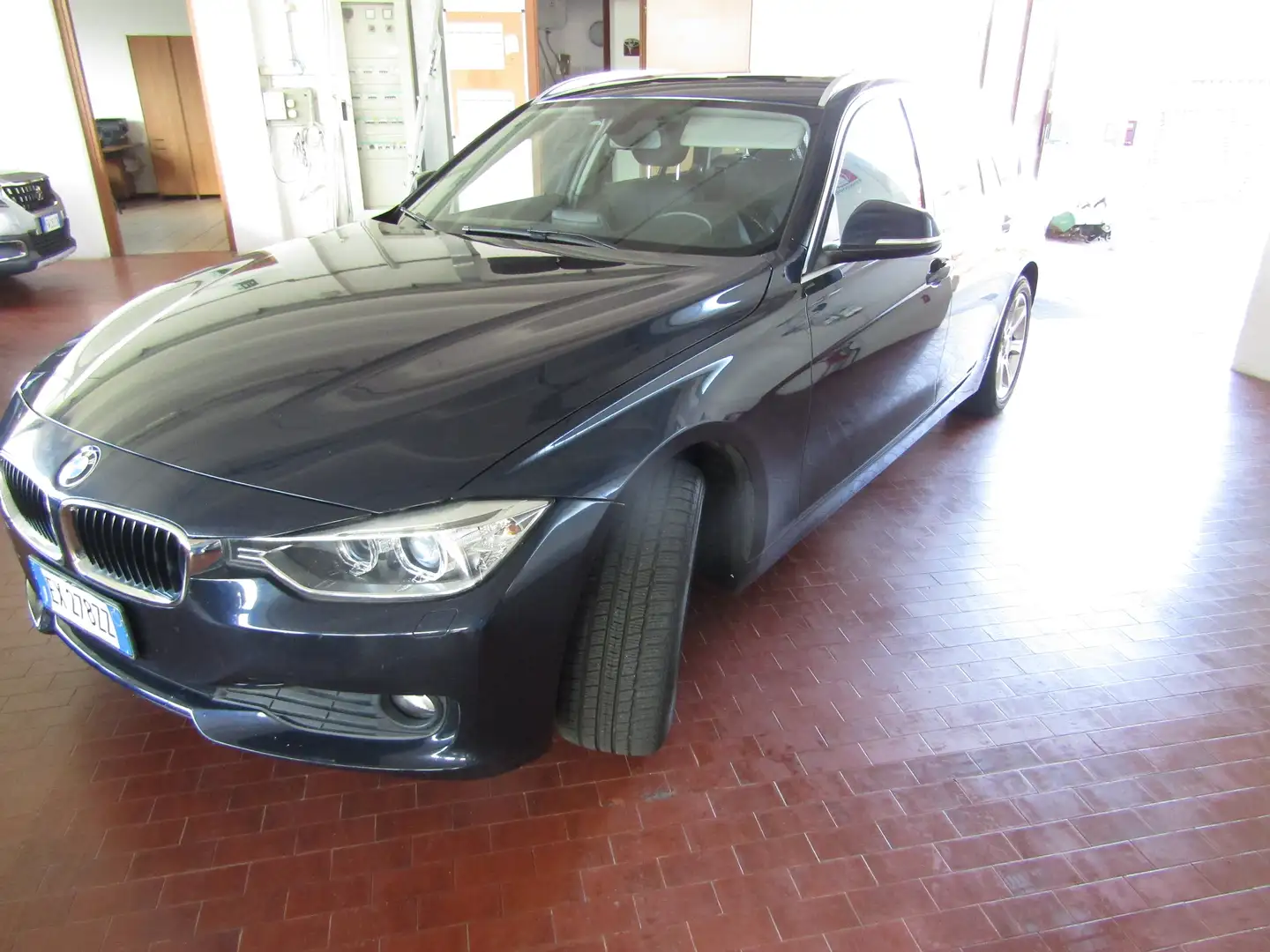 BMW 320 320d Touring xdrive Business auto Azul - 2