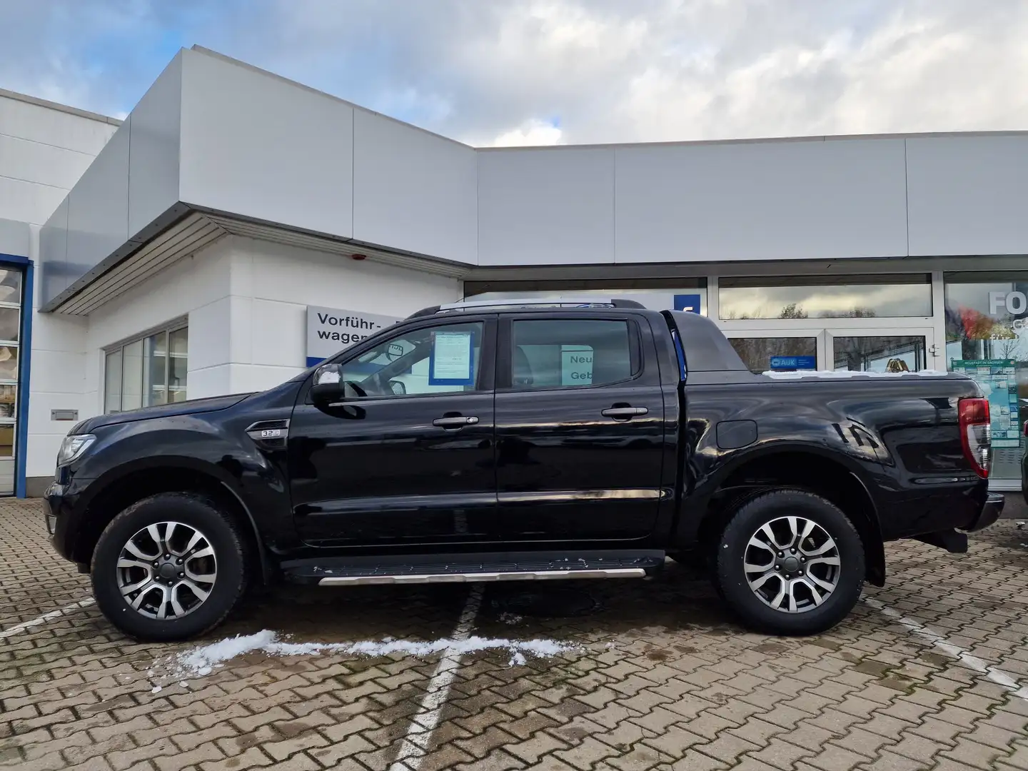 Ford Ranger Wildtrak Doppelkabine 4x4 Schwarz - 2