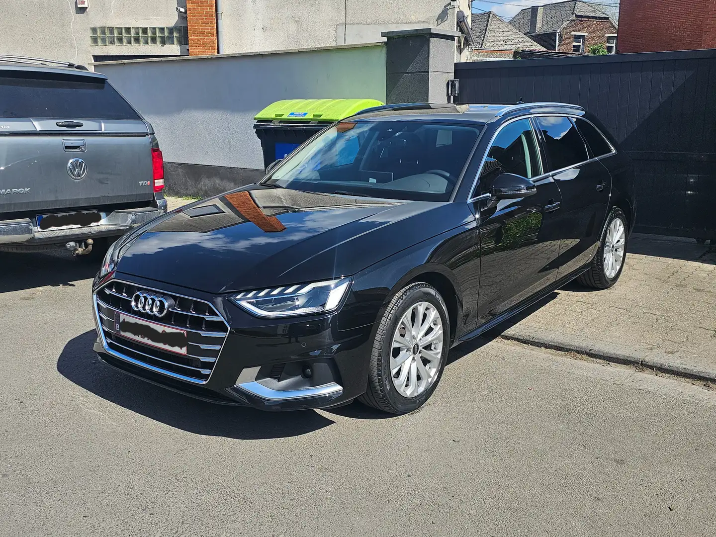 Audi A4 Avant 30 TDi ** 1ERE MAIN ** CARNET COMPLET ** Zwart - 2