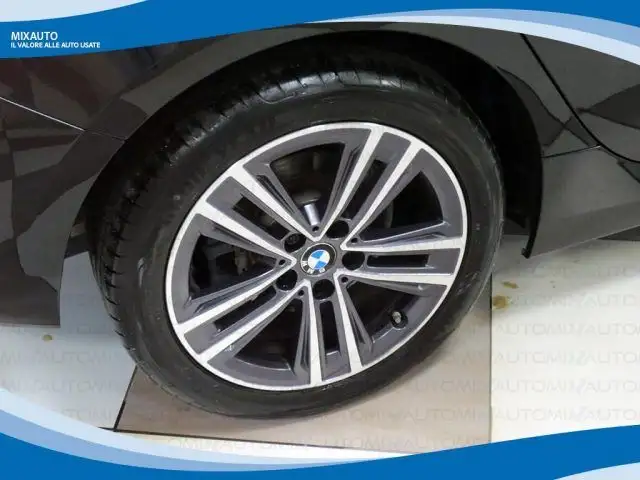 BMW 1 Series view 14