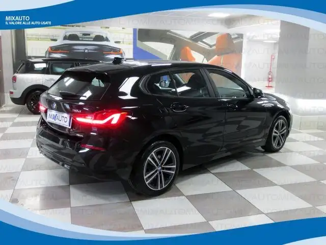 BMW 1 Series view 2
