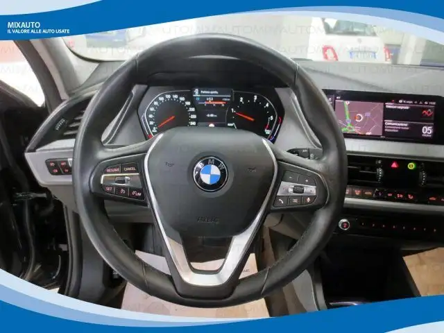 BMW 1 Series view 4