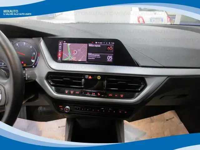BMW 1 Series view 6