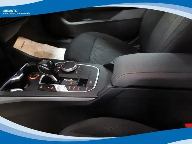 BMW 1 Series view 9