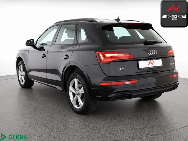 Audi Q5 view 3