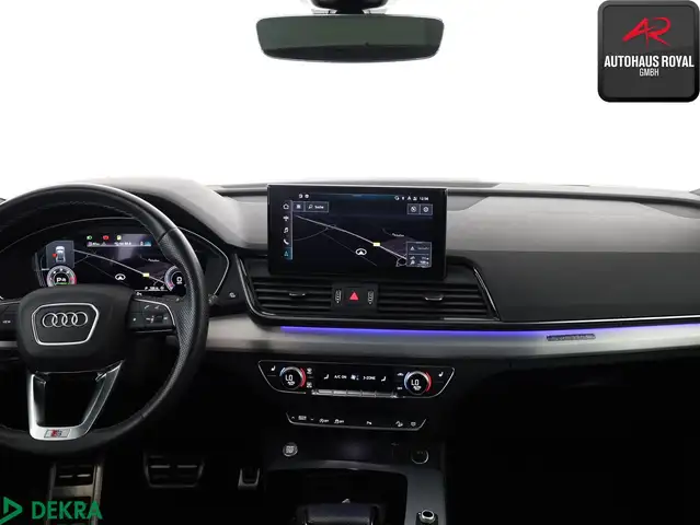 Audi Q5 view 9