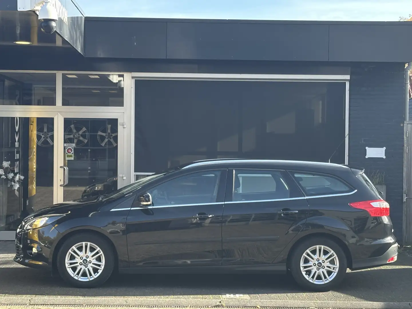 Ford Focus Wagon 1.6 EcoBoost Edition Plus CRUISE / CLIMA / N Noir - 2