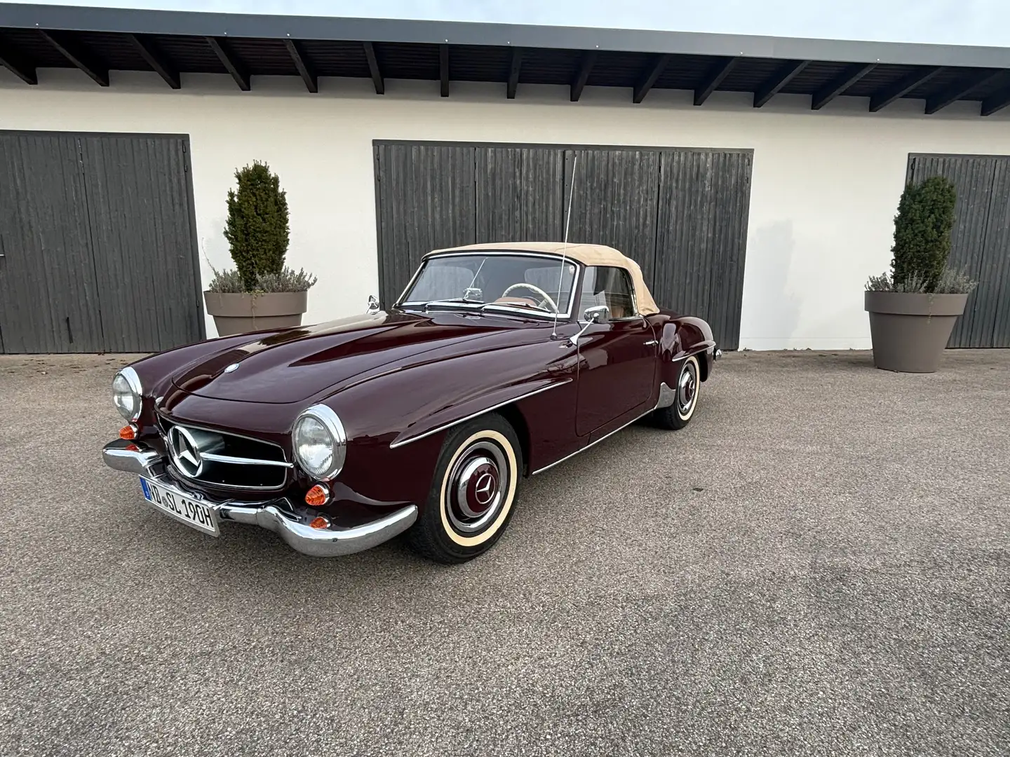 Oldtimer Mercedes Benz 190 SL Rouge - 1