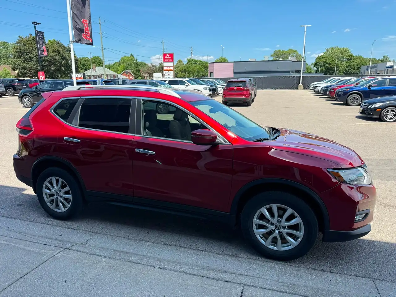 Nissan Rogue снимка Nissan Rogue
