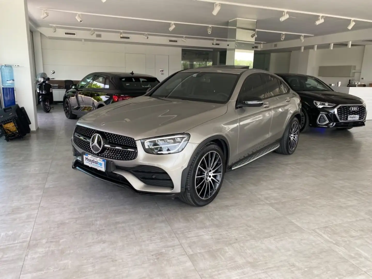 Mercedes-Benz GLC 200 4Matic Coupé EQ-Boost Premium TETTO C20'' Grigio - 1