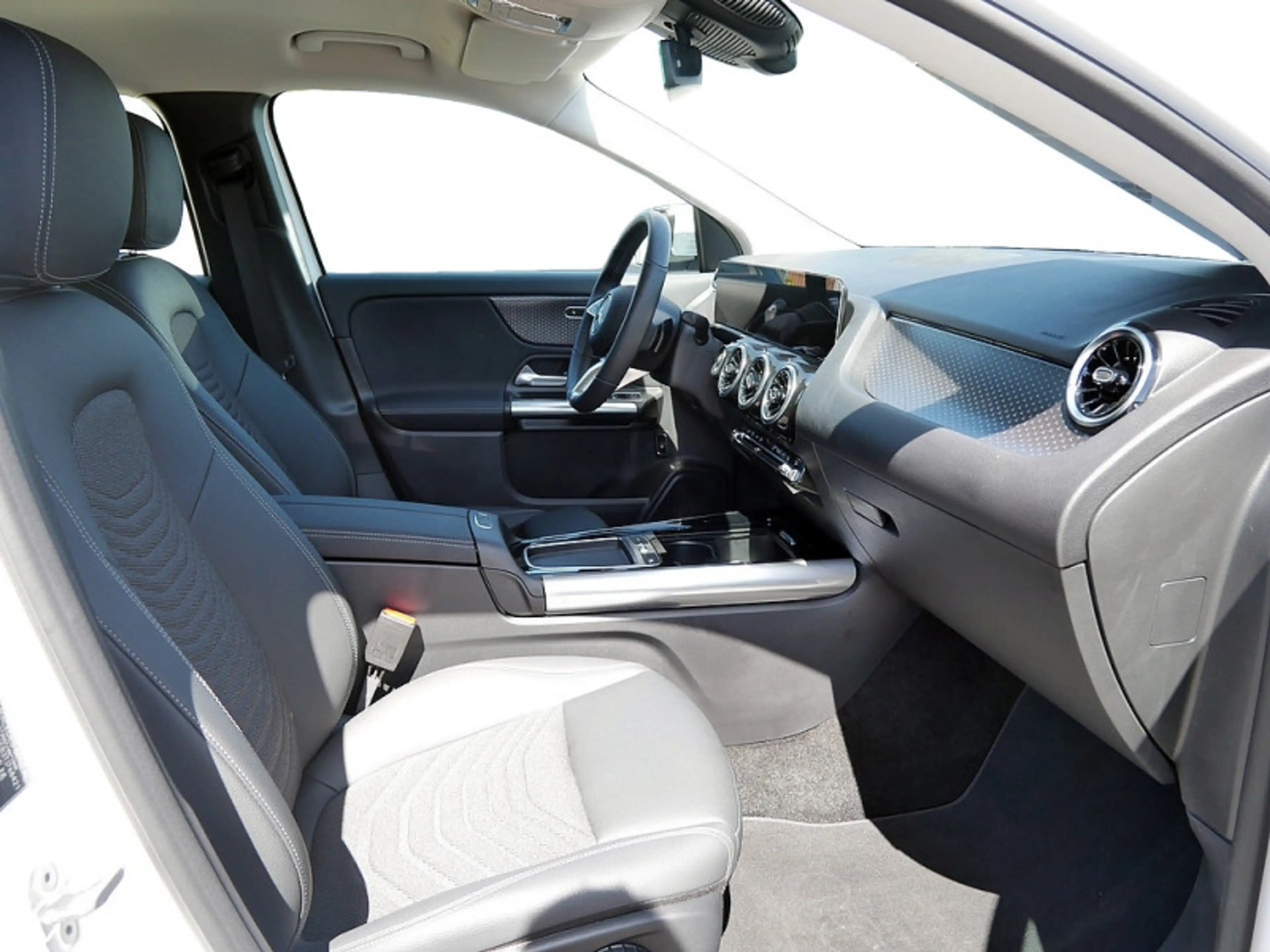 Mercedes-Benz GLA 220 d 4M , PROGRESSIVE 360 DISTR KAMERA SPUR — photo 5