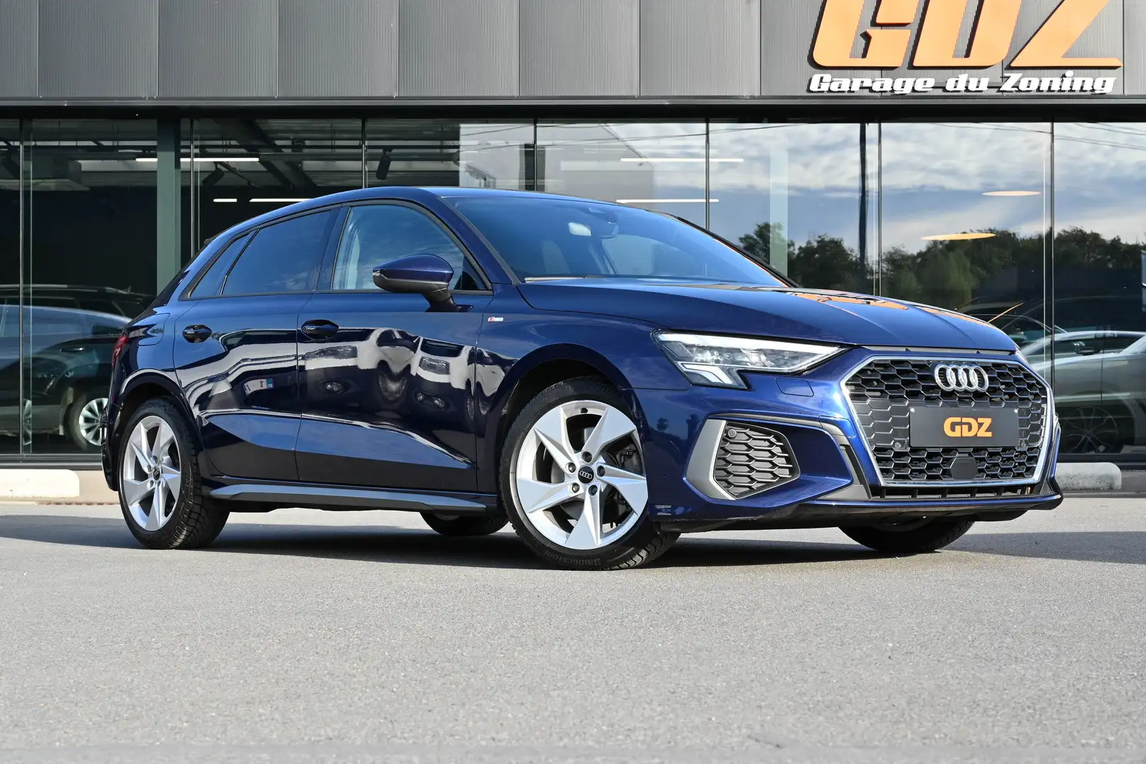 Audi A3 A3 Sportback 30 TFSI S line S tronic Blauw - 1