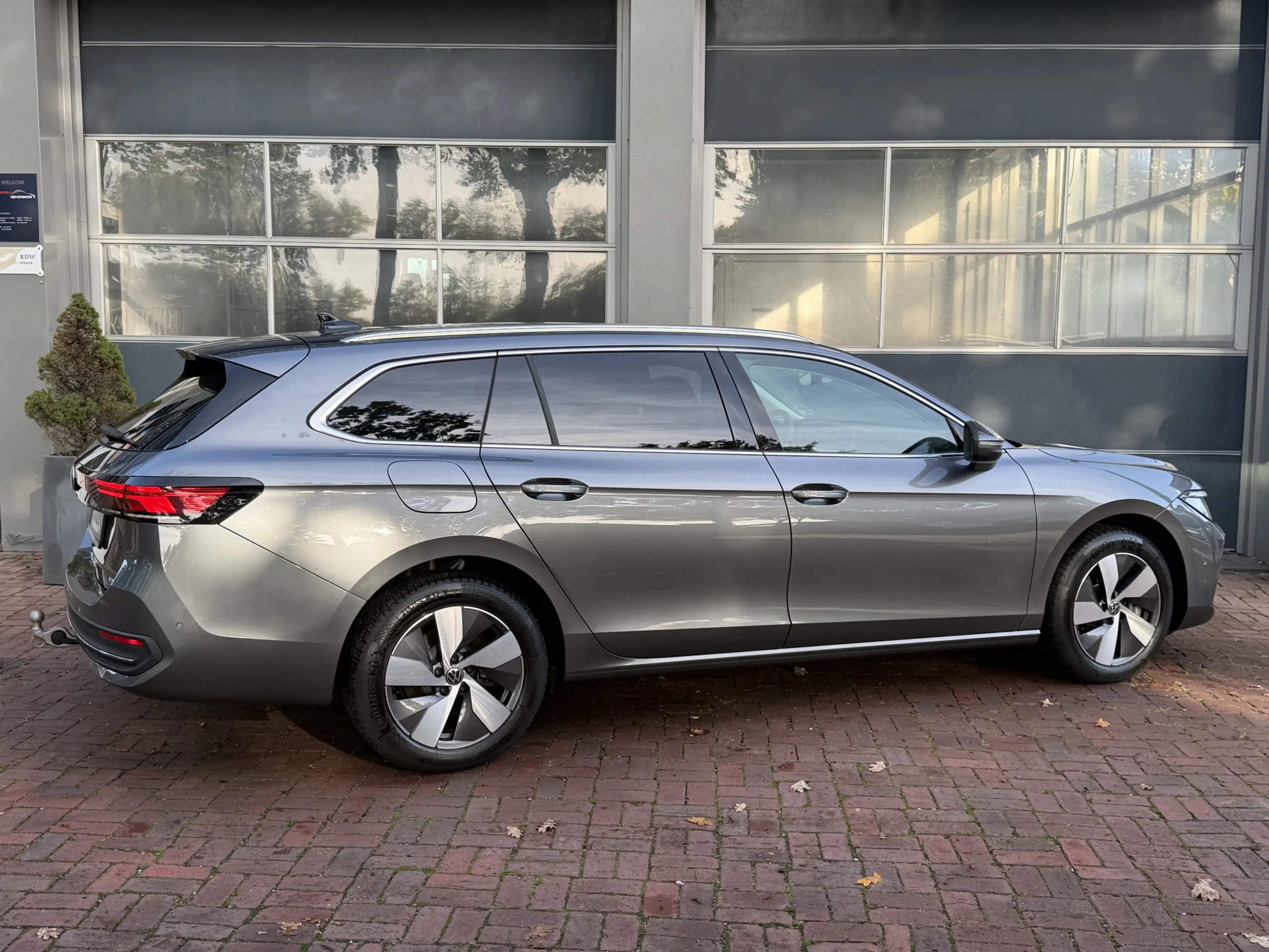 Volkswagen Passat Variant 1.5 eHybrid 204pk Elegance / Trekhaak / Headup / M — photo 2