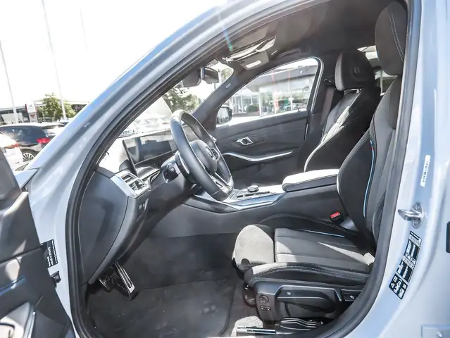 BMW 3 Series view 5