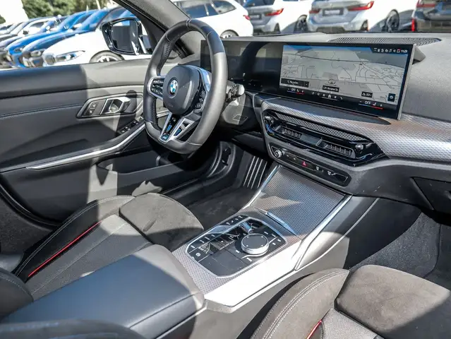 BMW 3 Series view 14